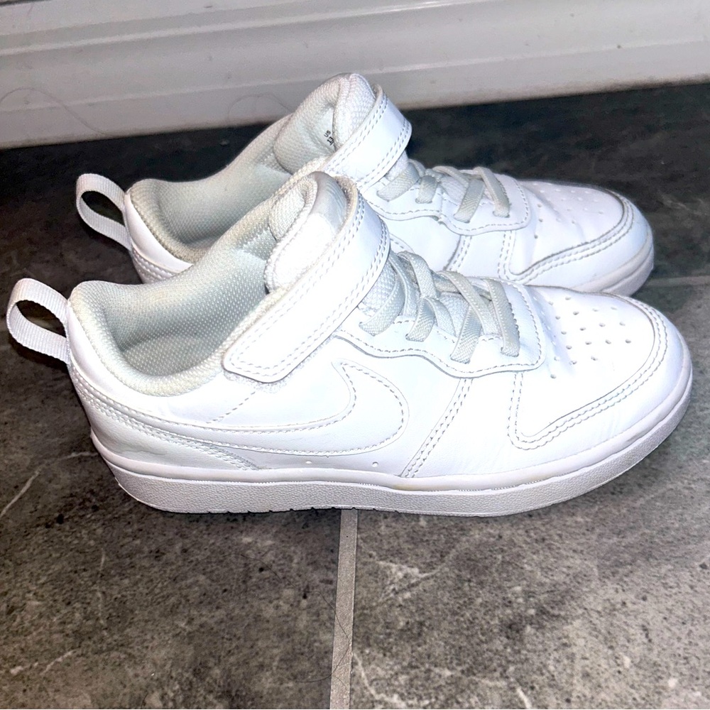 Nike Court Borough Low 2